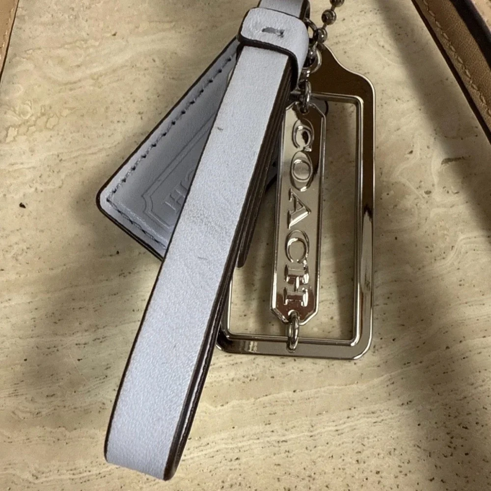 Coach Willow Shoulder Bag in Taupe EUC. - Picture 8 of 10